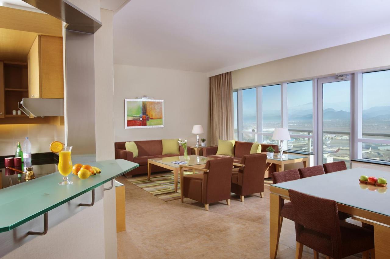 Nour Arjaan By Rotana-Fujairah Hotell Restaurang bild